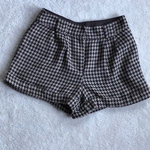 ❤️ Houndstooth brown cream shorts